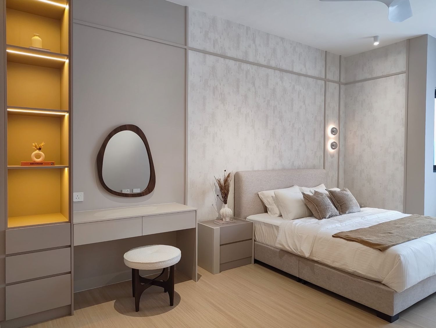 Still Radiance Trinity Pentamont