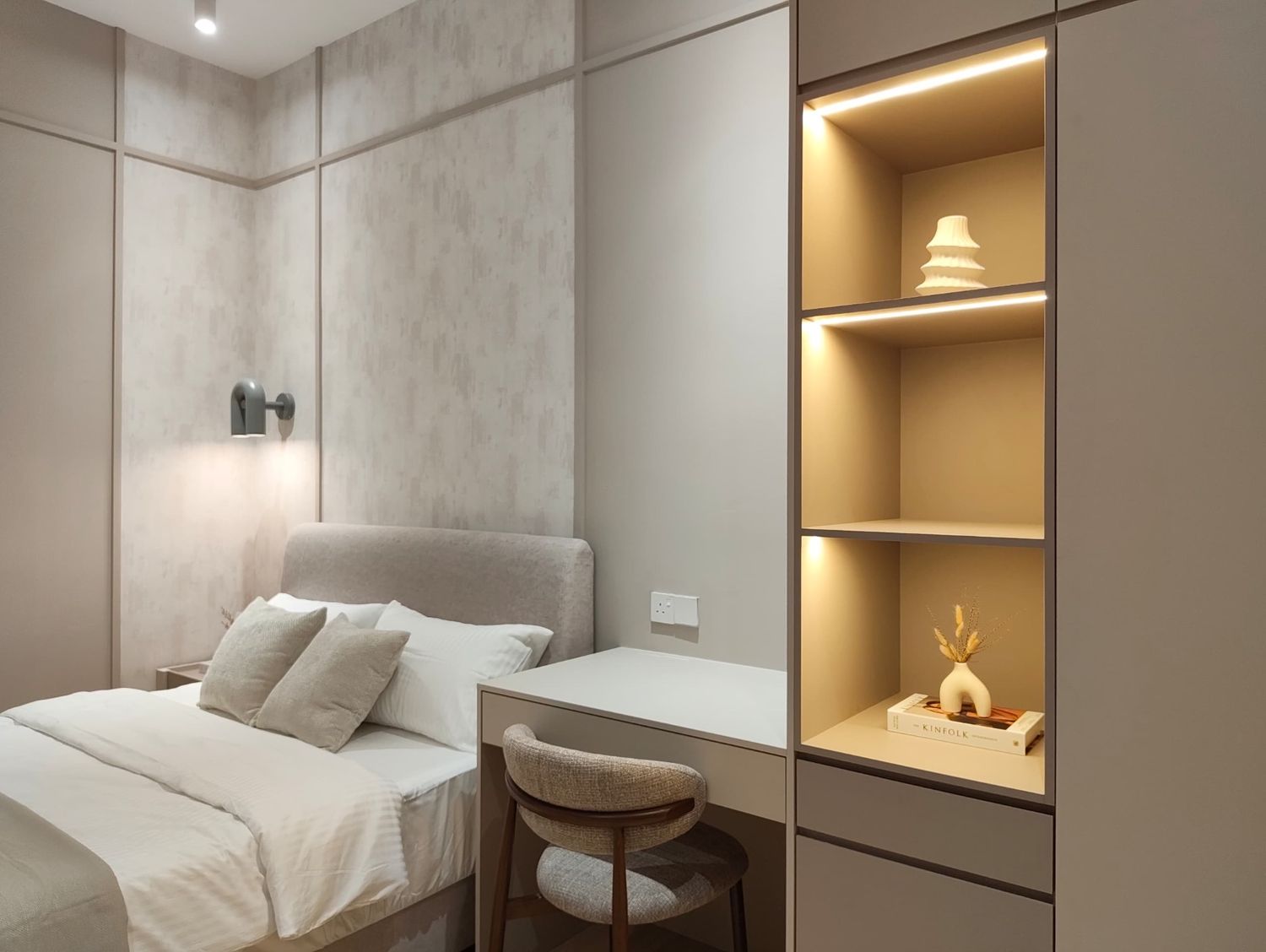 Still Radiance Trinity Pentamont